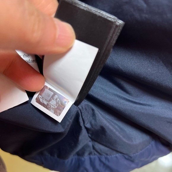 The North Face Holladown crop Cross-Stitch Goose Down Puffer Jacket, size Medium - Picture 10 of 17